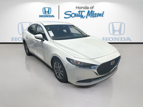 Used 2020 MAZDA MAZDA3 Sedan FWD image 1