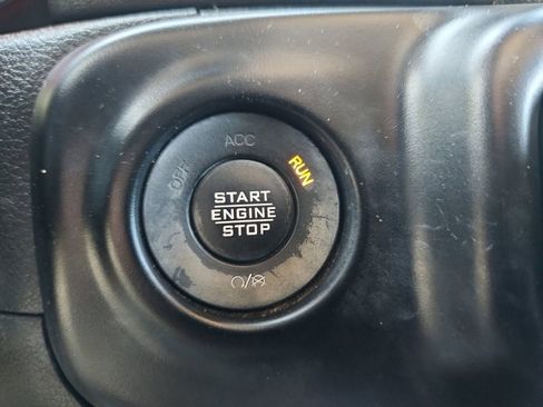 Used 2020 Jeep Wrangler Unlimited Sahara AWD/4WD image 29