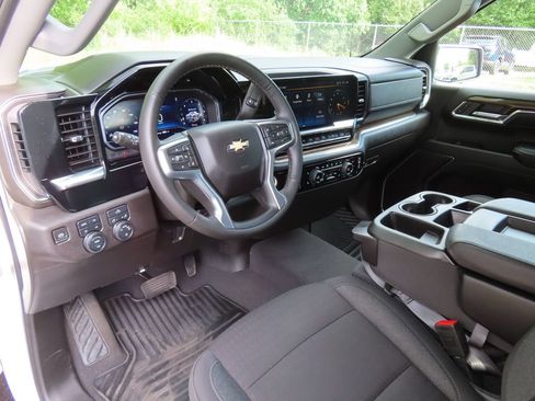 Certified 2024 Chevrolet Silverado 1500 LT w/ Z71 Off-Road Package AWD/4WD image 23