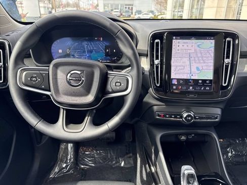 Used 2025 Volvo XC40 B5 Plus AWD/4WD image 20