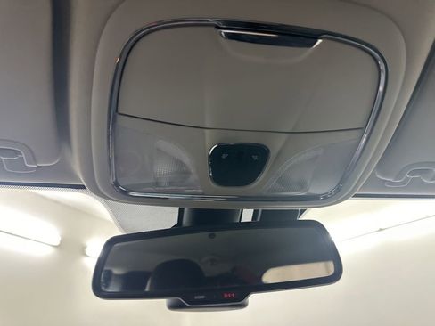 Used 2015 Jeep Cherokee Latitude w/ Comfort/Convenience Group image 44