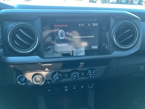 Used 2019 Toyota Tacoma TRD Off-Road image 30