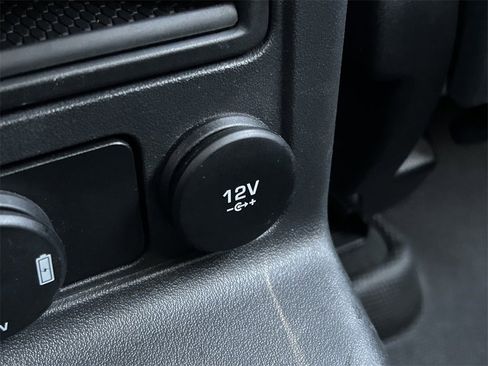 Used 2020 Jaguar F-PACE S image 24