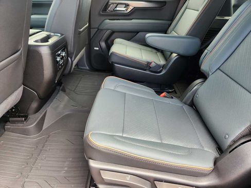 New 2026 GMC Yukon AT4 w/ AT4 Premium Plus Package AWD/4WD image 10