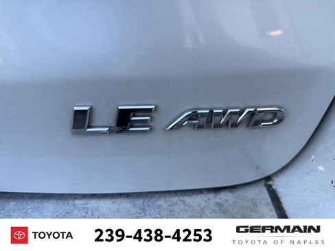 Used 2017 Toyota Highlander Plus AWD/4WD image 8