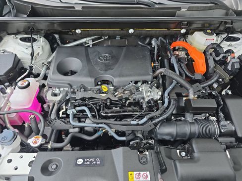 Used 2025 Toyota RAV4 LE AWD/4WD image 28