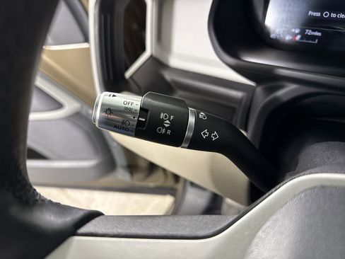 Used 2021 Land Rover Defender 110 SE image 15