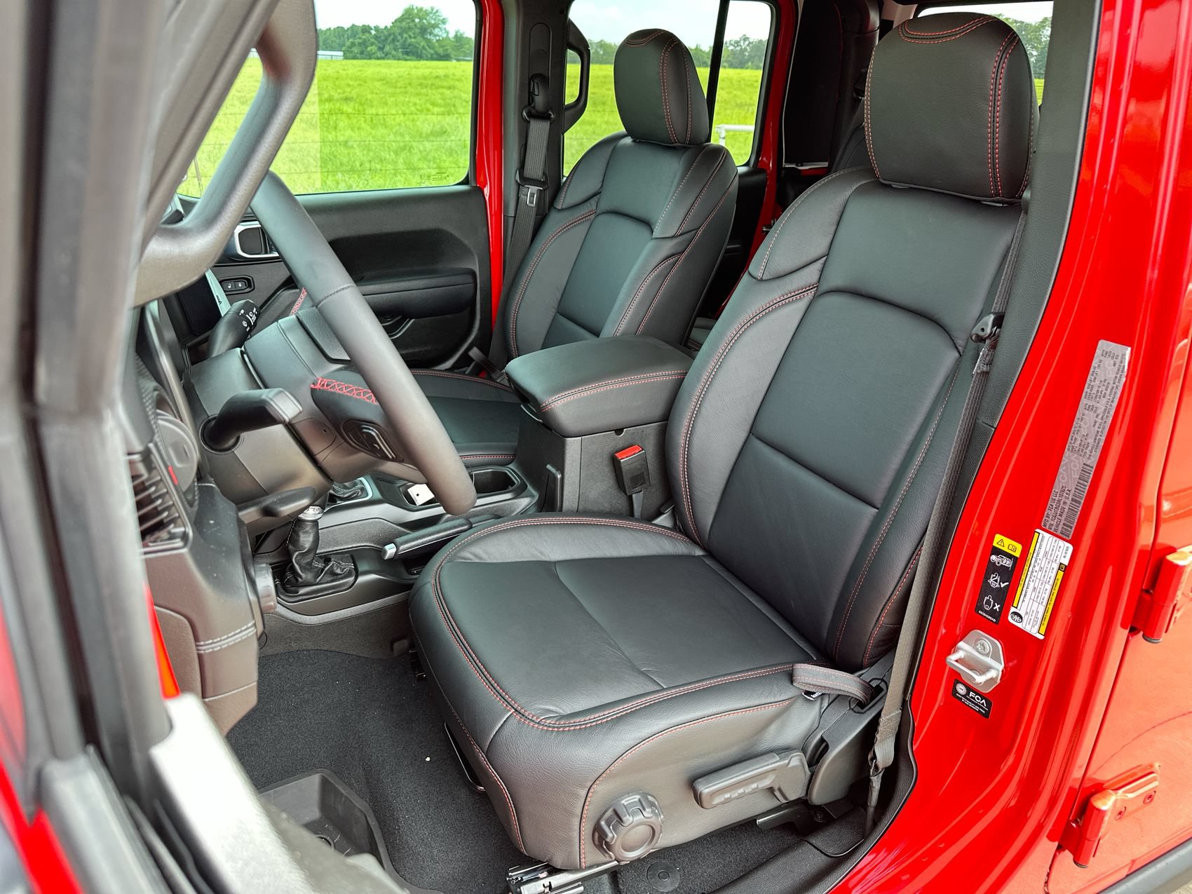 Used 2024 Jeep Gladiator Rubicon w/ Safety Group AWD/4WD image 11