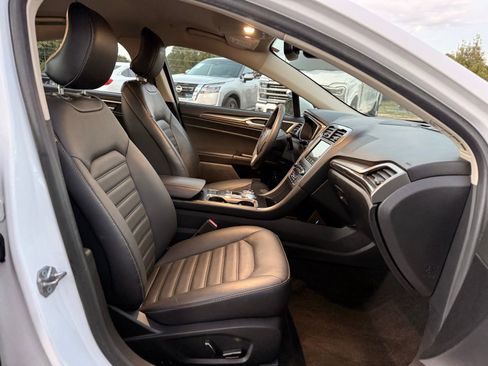 Used 2018 Ford Fusion SE w/ Equipment Group 602A image 22