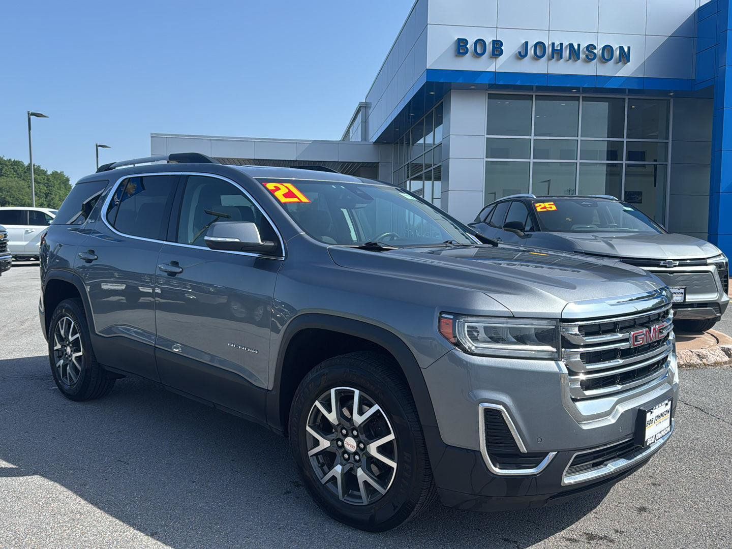 Used 2021 GMC Acadia SLE w/ Driver Convenience Package AWD/4WD image 1