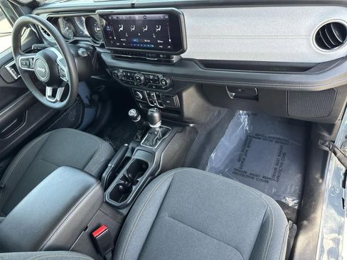 Used 2024 Jeep Wrangler Sahara image 37