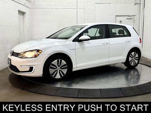 Used 2016 Volkswagen e-Golf SE w/ DC Fast Charging Package FWD image 4