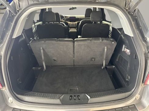 Used 2022 Ford Explorer XLT w/ Equipment Group 202A image 17