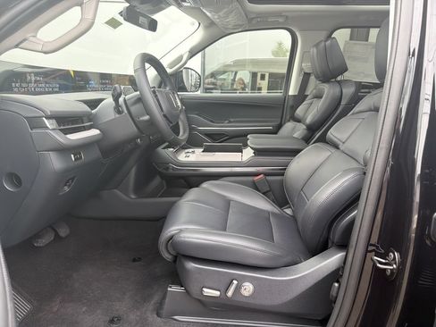 New 2027 Lincoln Navigator Reserve AWD/4WD image 5