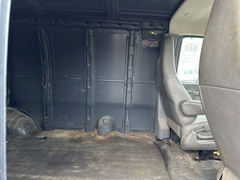 Used 2016 Chevrolet Express 2500 image 21