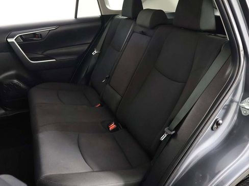 Used 2022 Toyota RAV4 LE image 27