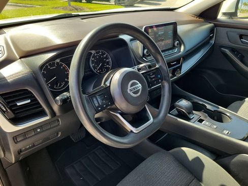 Used 2021 Nissan Rogue SV FWD image 17