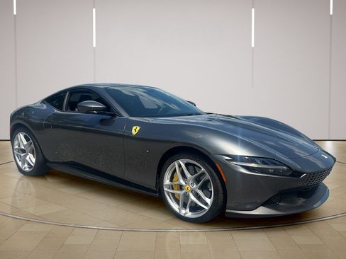 Used 2023 Ferrari Roma RWD image 9