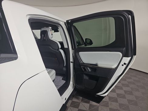 Used 2022 Rivian R1T Adventure image 20