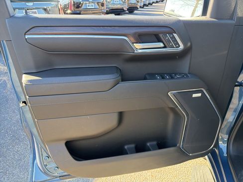 Certified 2024 GMC Sierra 1500 SLT w/ SLT Convenience Package image 13