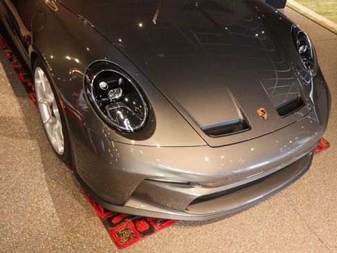 Used 2024 Porsche 911 GT3 RWD image 3