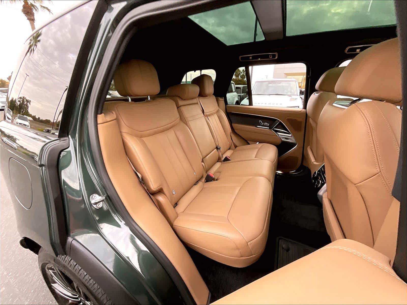 Used 2025 Land Rover Range Rover SE AWD/4WD image 30