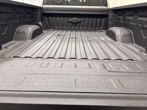 Used 2025 Chevrolet Silverado 2500 ZR2 w/ Technology Package AWD/4WD image 18