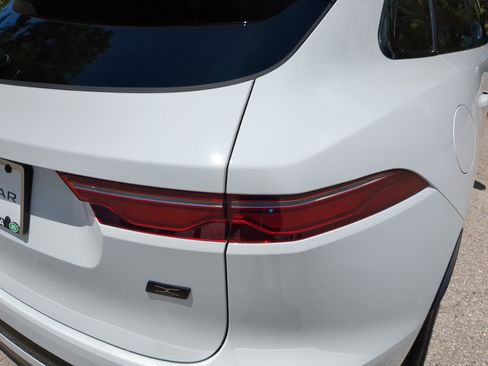 New 2026 Jaguar F-PACE R-Dynamic S image 10