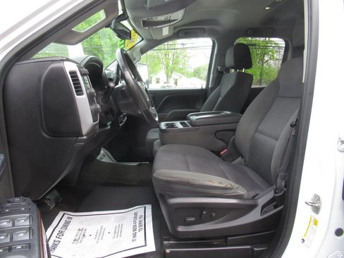 Used 2017 GMC Sierra 2500 SLE w/ HD SLE Preferred Plus Package AWD/4WD image 17
