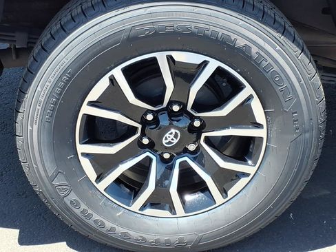 Used 2021 Toyota Tacoma TRD Sport w/ TRD Premium Sport Package RWD image 10