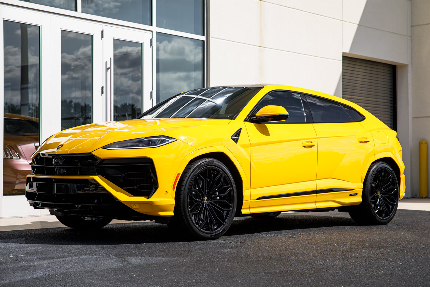 Used 2025 Lamborghini Urus S AWD/4WD image 5