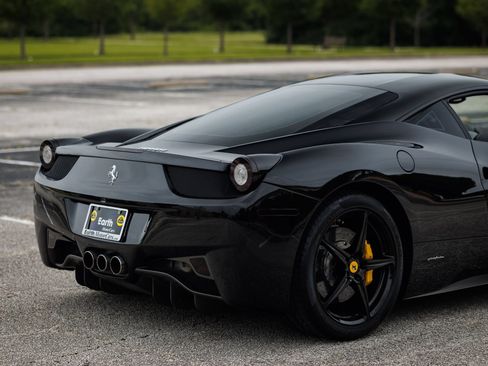 Used 2012 Ferrari 458 Italia Coupe RWD image 11