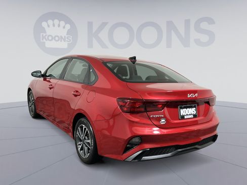 Used 2023 Kia Forte LXS w/ LXS Technology Package image 4