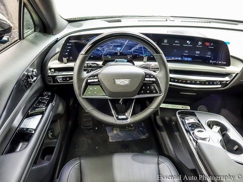 New 2025 Cadillac Lyriq Luxury image 11