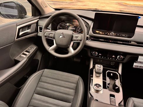 New 2026 Mitsubishi Outlander SE FWD image 24