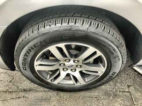 Used 2023 Ford Expedition Limited AWD/4WD image 10