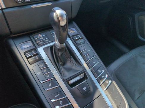Used 2017 Porsche Macan image 14