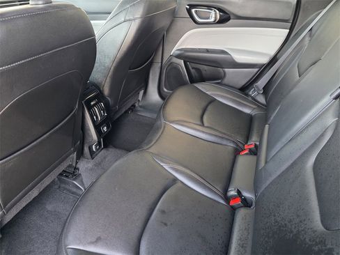 Used 2019 Jeep Cherokee Trailhawk image 20