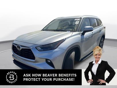 Used 2022 Toyota Highlander XLE