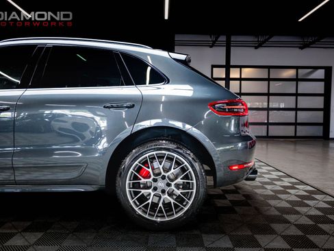 Used 2018 Porsche Macan Turbo image 13