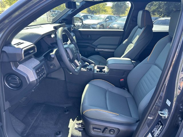 Used 2026 Toyota 4Runner Trailhunter AWD/4WD image 23