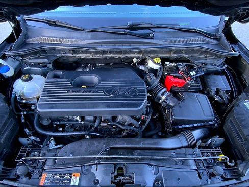 Used 2020 Ford Escape Titanium image 27