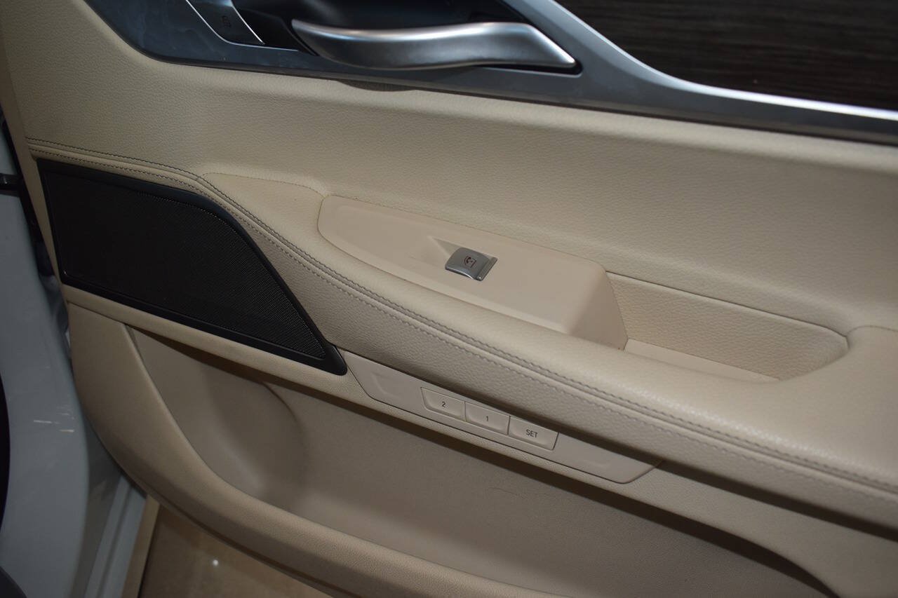 Used 2019 BMW 740i RWD image 20