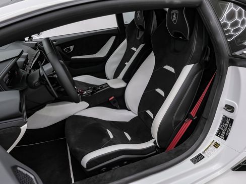 Used 2023 Lamborghini Huracan Tecnica image 48