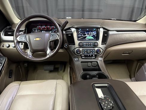 Used 2018 Chevrolet Suburban LT w/ LT Signature Package image 13