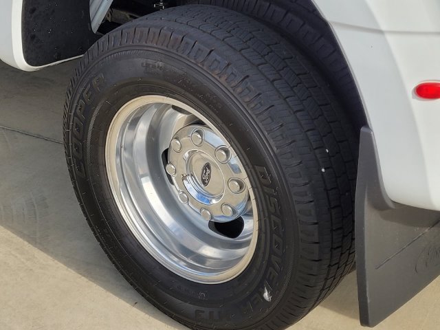 Used 2024 Ford F350 Lariat w/ FX4 Off-Road Package AWD/4WD image 8
