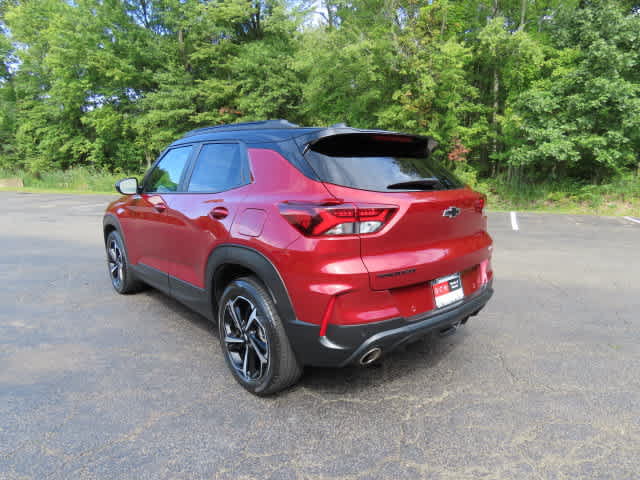 Used 2022 Chevrolet TrailBlazer RS w/ Sun and Liftgate Package FWD image 4