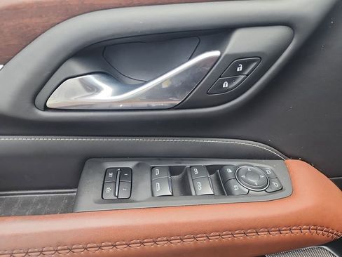 Certified 2023 GMC Yukon XL Denali Ultimate w/ LPO, Floor Liner Package AWD/4WD image 23