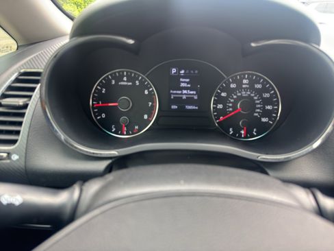 Used 2017 Kia Forte S FWD image 14