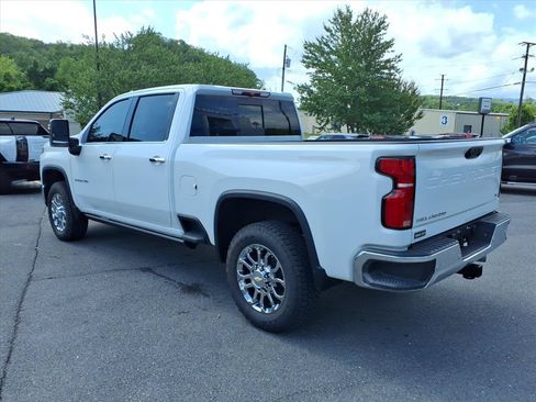 Used 2026 Chevrolet Silverado 2500 LTZ w/ LTZ Convenience Package AWD/4WD image 4